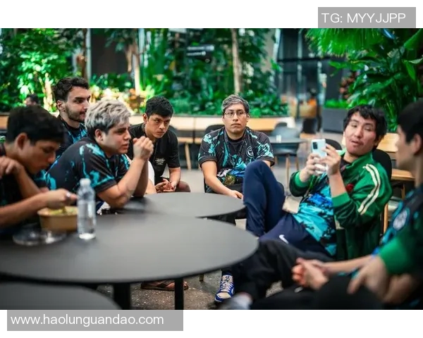 DOTA2战术解析：深入探讨V5战队的全局压制策略与执行力