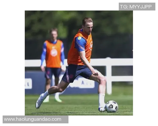 凯恩的传奇之路：从天才少年到足球巨星的辉煌历程与影响